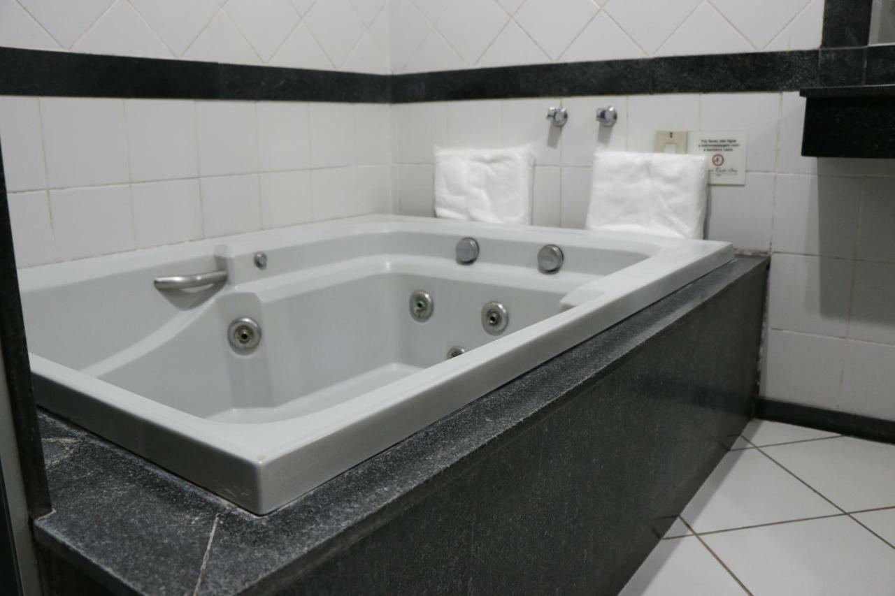 Monte Carlo Inn モンテス・クラロス エクステリア 写真
